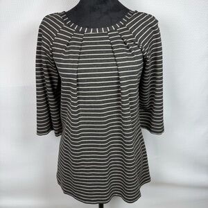 Lesley Evers Striped Gray & Cream Pleated Knit Top Small 3/4 Sleeves Pullover
